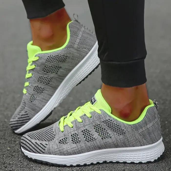 Baskets femme 2024 nouvelle mode respirant couleur unie marche baskets femmes maille tissu à lacets