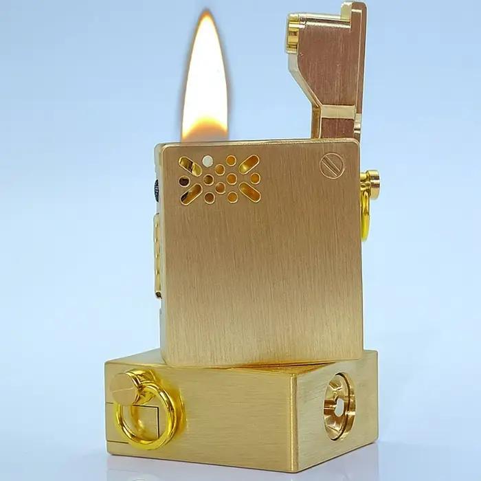 Briquet à kérosène en laiton