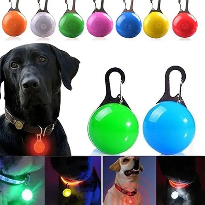 Lampe de poche LED suspendue pour chien et chat