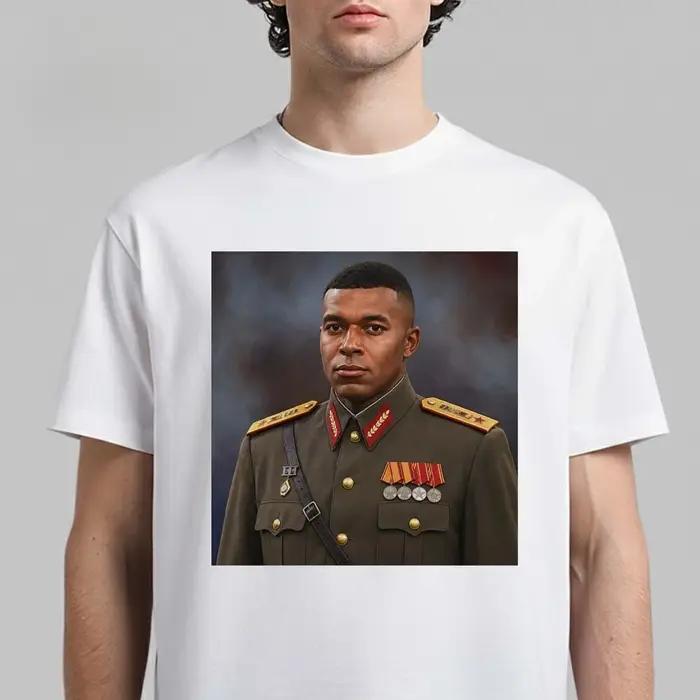 T-shirt unisexe drôle avec motif « Le Dictateur Mbappé » 100 % coton France Commander Mbappé – T-shirt créatif de football pour homme