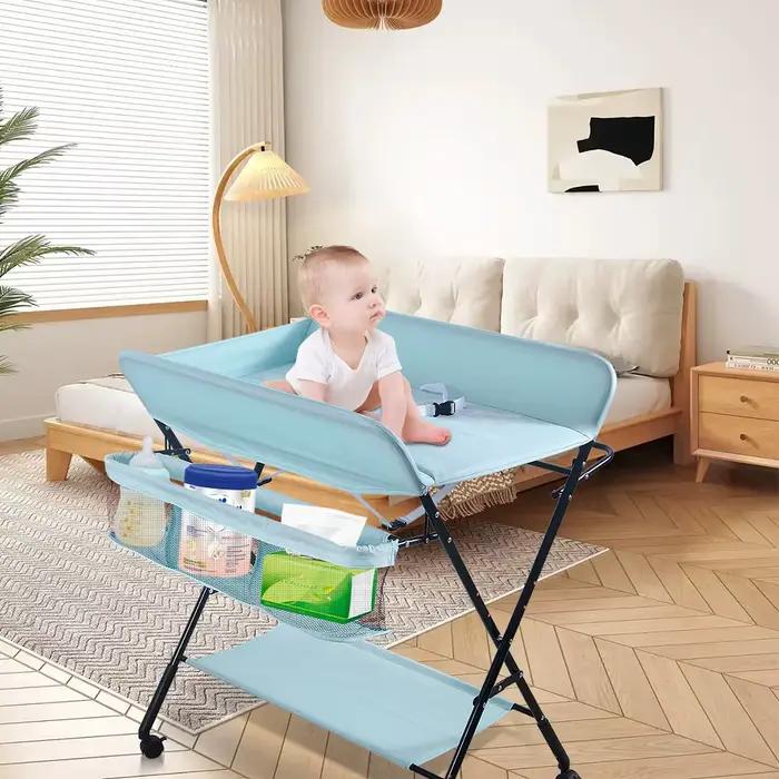 Table à Langer Pliable, Plan à Langer avec Panier Latéral et Roulettes Verrouillables, Meuble pour B