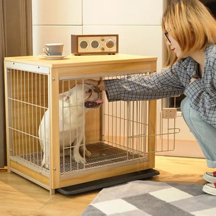 Charnières intérieures en fer et bois pour animaux de compagnie