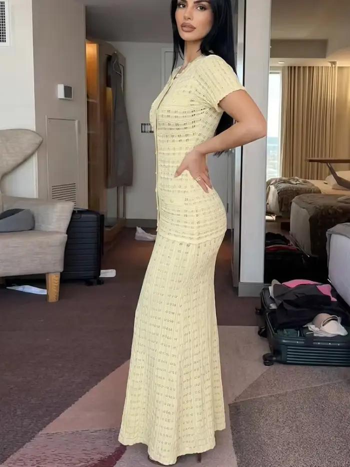 Robe midi vintage texturée à sequins, manches courtes, boutonnée sur le devant, ourlet plissé, pour