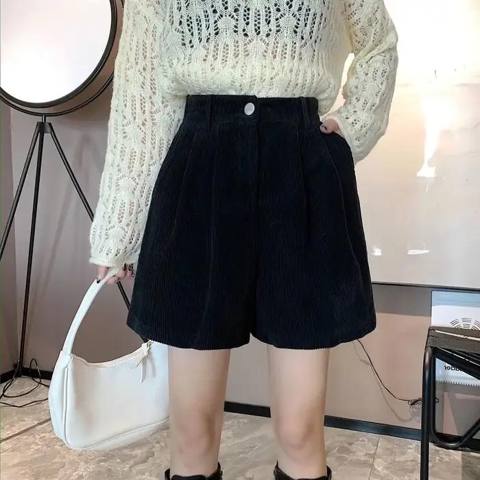 Short en velours côtelé pour femme