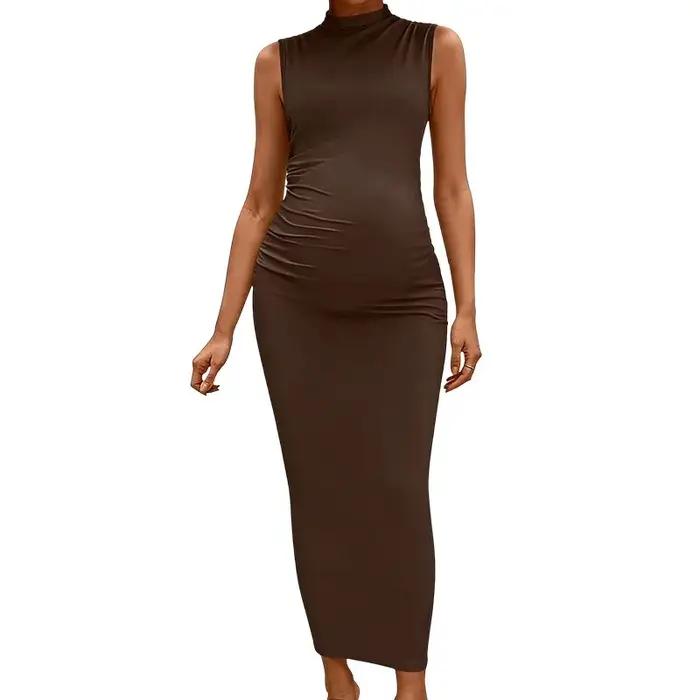 Robe de maternité élégante à col roulé sans manches