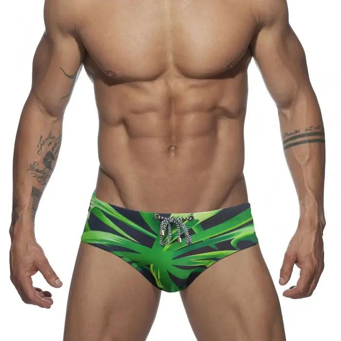 Slip de bain homme Sexy natation court Sport nautique plage pantalon court maillot de bain maillots