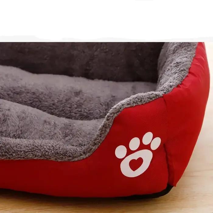 Lit chaud pour animaux de compagnie de couleur bonbon