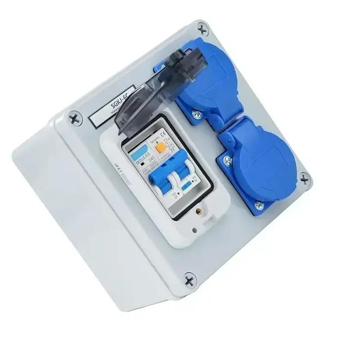 Distributeur d'alimentation mural robuste évalué IP54 avec 2 prises 16A/250V pour Schuko, sécurité maximale, installation facile, adapté aux environnements humides et difficiles