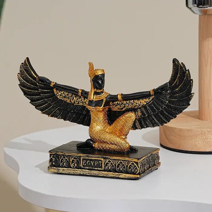 Statue de la déesse Isis