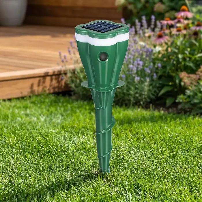 Répulsif solaire puissant et efficace contre les taupes avec vis