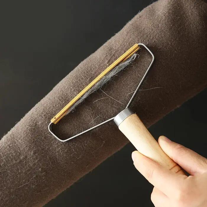 1 pièce Coupe-poils manuel en bois pour vêtements, en acier inoxydable double face, sans dommage pour les vêtements