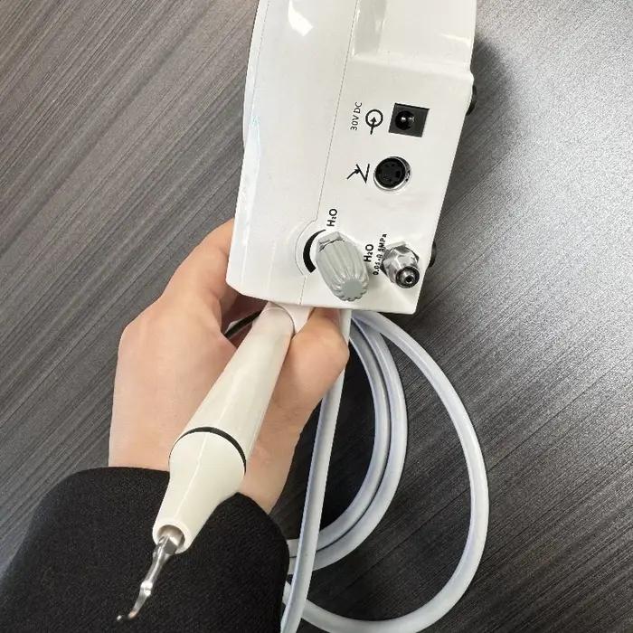 Détartreur ultrasonique dentaire VET-1 pour le nettoyage buccal et l'élimination du tartre, de la plaque dentaire et des maladies parodontales, avec pièce à main et 5 embouts, outils dentaires