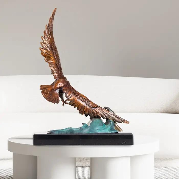 Statue d'aigle à tête blanche en bronze