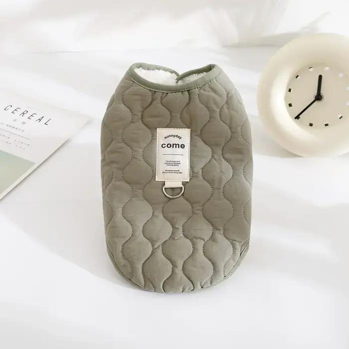 Gilet hivernal en coton pour chiens design élégant anneau D pour laisse adaptabilité taille couleur confortable et chaud pour promenades hiver neige occasions spéciales