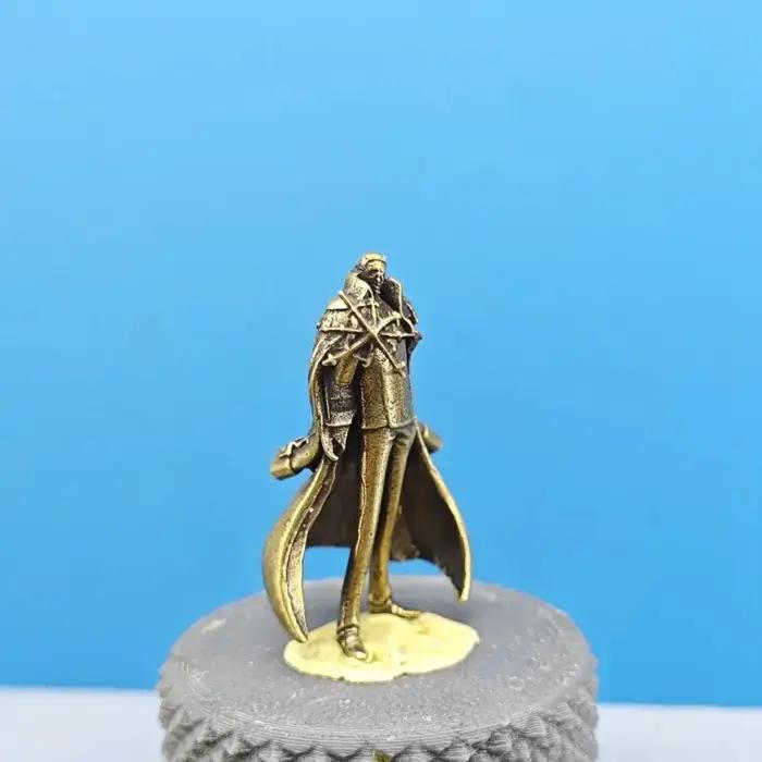 Figurine miniature de commandant naval en laiton vintage