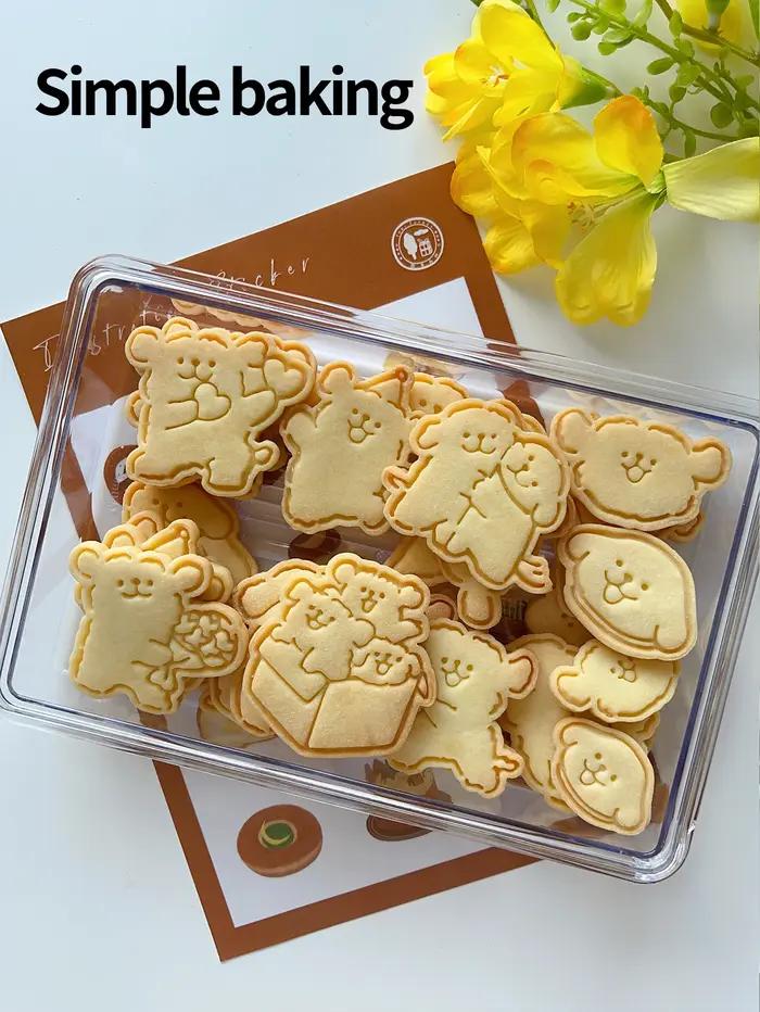 Un joli moule à biscuits avec un motif de chiot