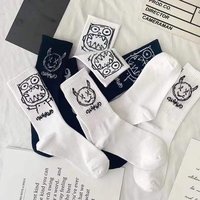 Chaussettes unisexes motif démon graffiti chasse - Style urbain fonctionnel