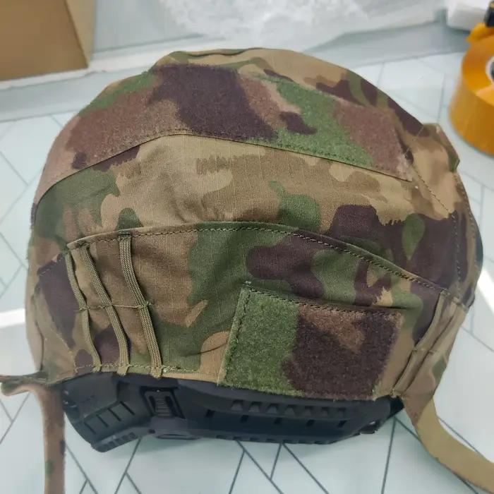 Équipement tactique camouflage Swiss TAZ16 personnalisable - housse casque et sacs chargeurs multiples